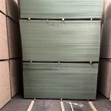 Milyen követelmények vonatkoznak az MDF mennyezeti panelek telepítésére?